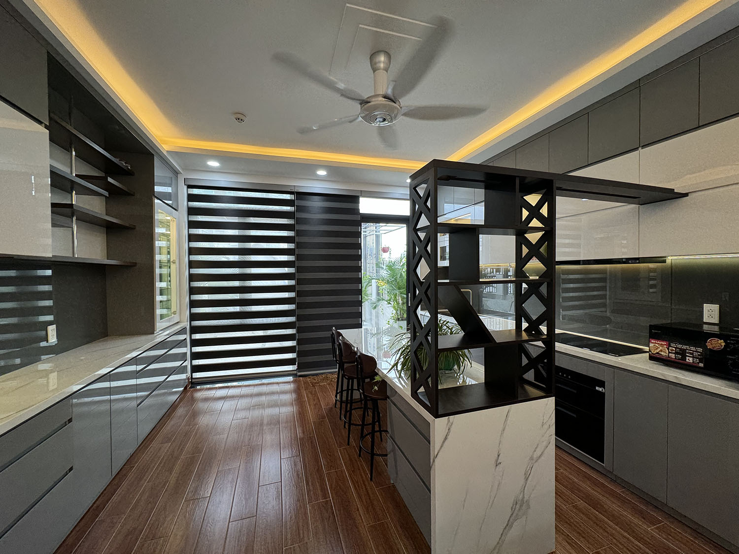 Siêu phẩm Hầm, 4Lầu, ST, thang máy (4,75x17=80,75m2) full nội thất cao cấp đường nội bộ 12m khu VIP 3 tháng 2